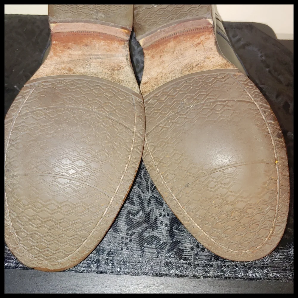 Johnston & Murphy Leather Cap Toe Dress Shoes - Picture 10 of 15